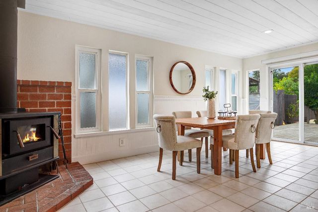 25 Roosevelt Ave, San Rafael, CA 94903