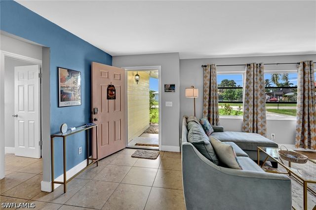 513 Monterey AVE, Cape Coral, FL 33904