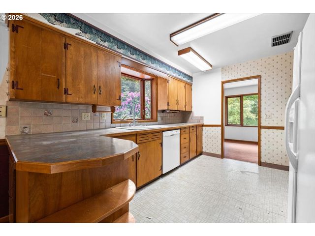 4185 Sw 102ND Ave, Beaverton, OR 97005