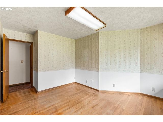 4185 Sw 102ND Ave, Beaverton, OR 97005