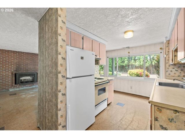 4185 Sw 102ND Ave, Beaverton, OR 97005