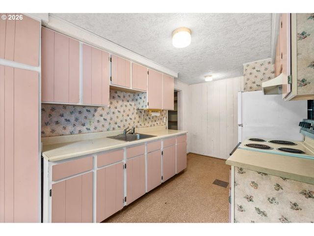 4185 Sw 102ND Ave, Beaverton, OR 97005