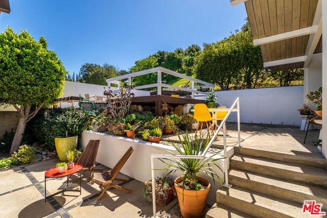 8554 Day Street, Sunland (los Angeles), CA 91040