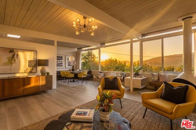 8554 Day Street, Sunland (los Angeles), CA 91040