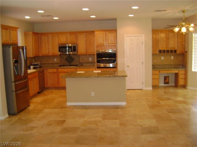 3410 MIDNIGHT MOON Street, Las Vegas, NV 89135