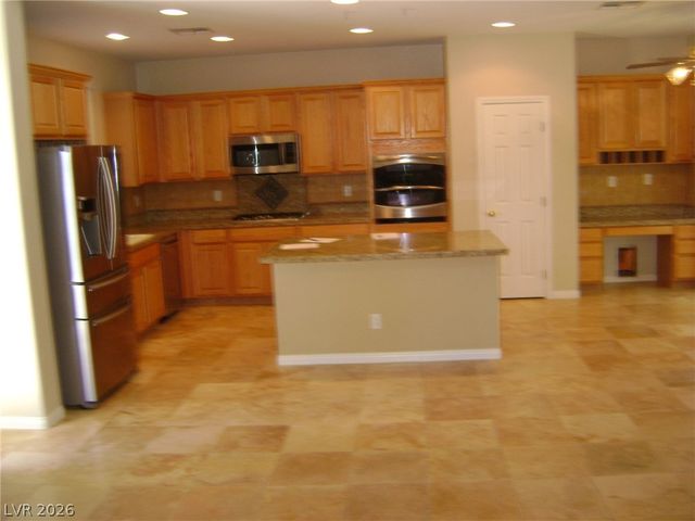 3410 MIDNIGHT MOON Street, Las Vegas, NV 89135