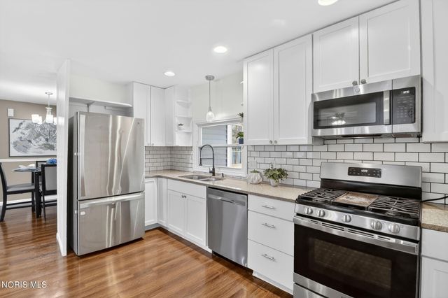 318 W South Boundary Street, Perrysburg, OH 43551