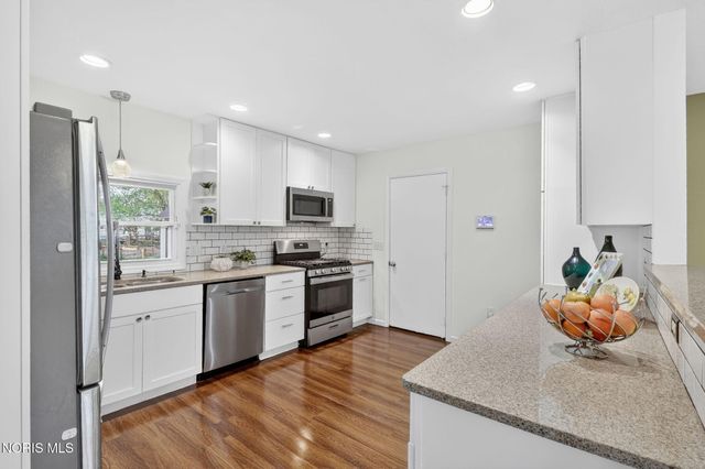 318 W South Boundary Street, Perrysburg, OH 43551