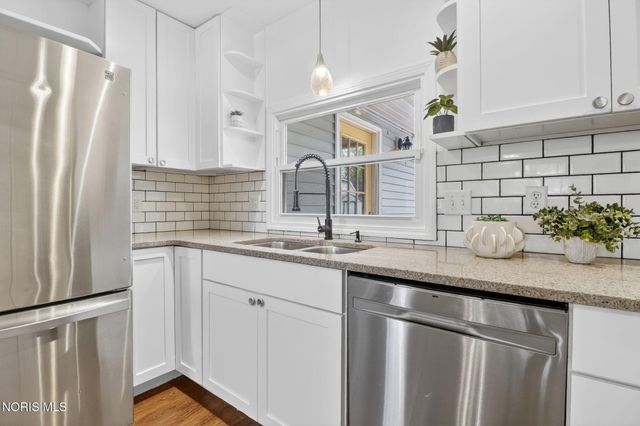 318 W South Boundary Street, Perrysburg, OH 43551