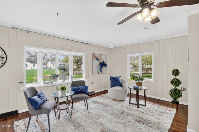 318 W South Boundary Street, Perrysburg, OH 43551