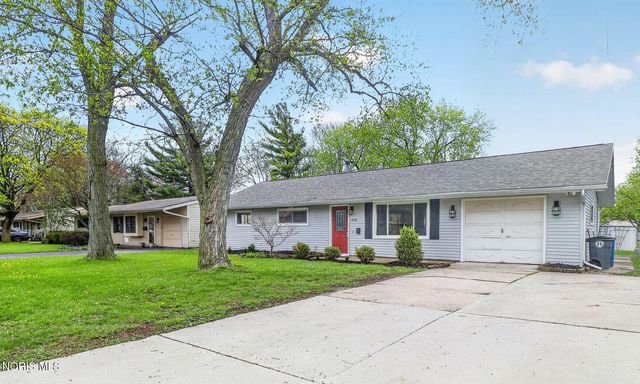 318 W South Boundary Street, Perrysburg, OH 43551