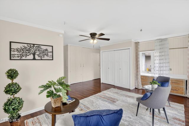 318 W South Boundary Street, Perrysburg, OH 43551