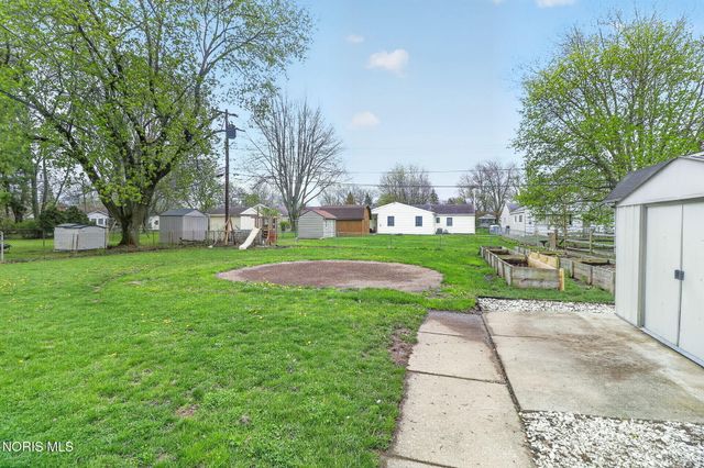 318 W South Boundary Street, Perrysburg, OH 43551