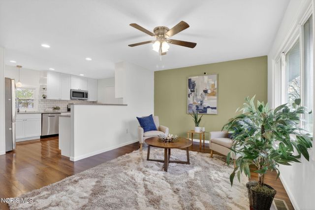 318 W South Boundary Street, Perrysburg, OH 43551