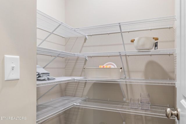 240 Broadberry Ave, Oak Ridge, TN 37830