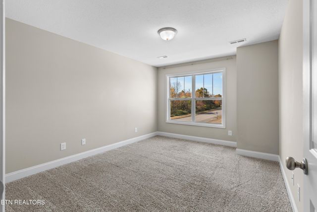 240 Broadberry Ave, Oak Ridge, TN 37830