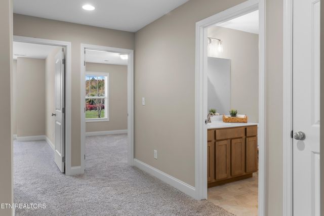 240 Broadberry Ave, Oak Ridge, TN 37830