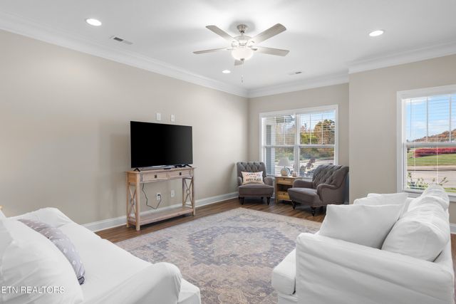 240 Broadberry Ave, Oak Ridge, TN 37830