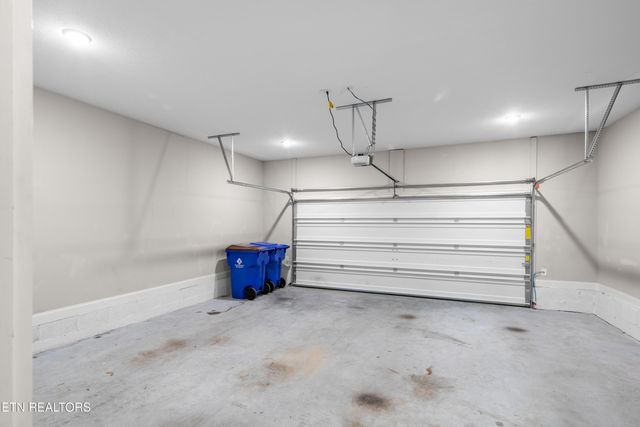 240 Broadberry Ave, Oak Ridge, TN 37830