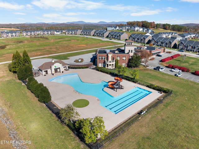 240 Broadberry Ave, Oak Ridge, TN 37830