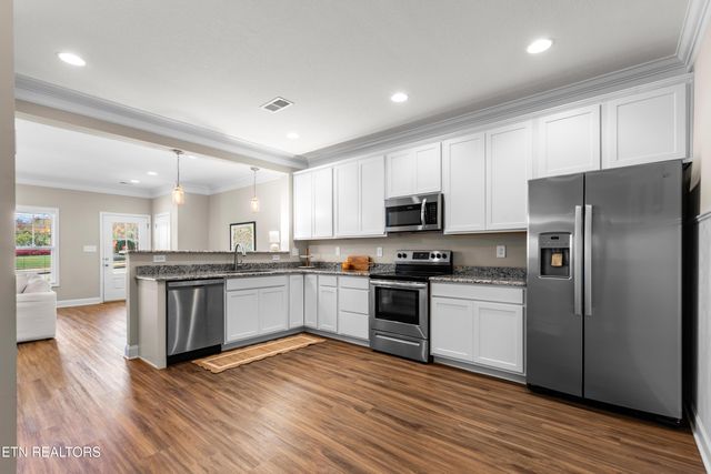 240 Broadberry Ave, Oak Ridge, TN 37830