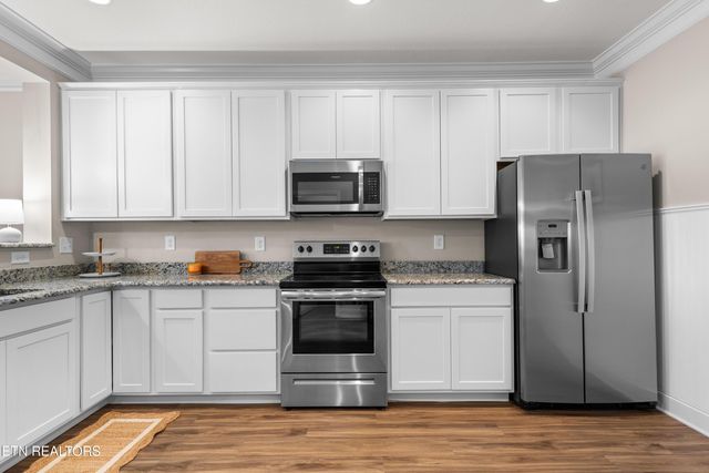 240 Broadberry Ave, Oak Ridge, TN 37830