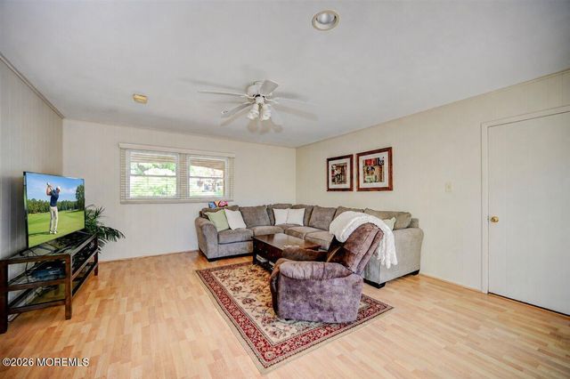 28 Morningside Drive, Old Bridge, NJ 08857