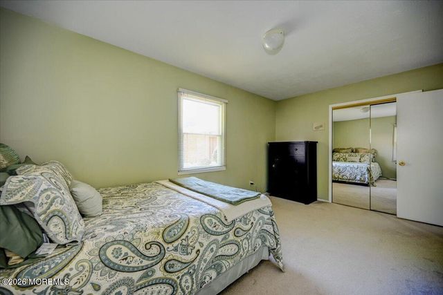 28 Morningside Drive, Old Bridge, NJ 08857