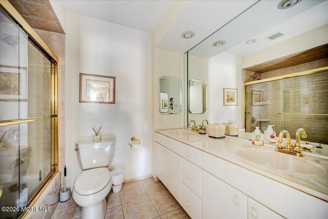 28 Morningside Drive, Old Bridge, NJ 08857