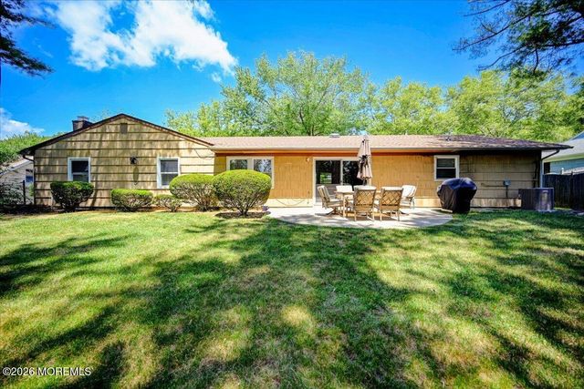 28 Morningside Drive, Old Bridge, NJ 08857