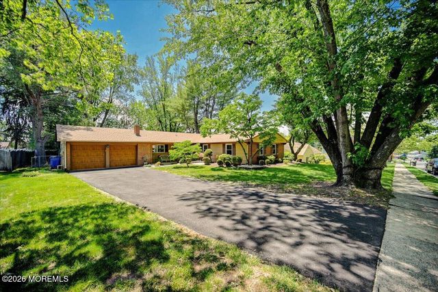 28 Morningside Drive, Old Bridge, NJ 08857