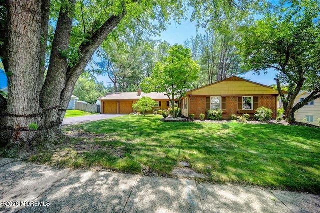 28 Morningside Drive, Old Bridge, NJ 08857