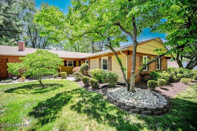 28 Morningside Drive, Old Bridge, NJ 08857