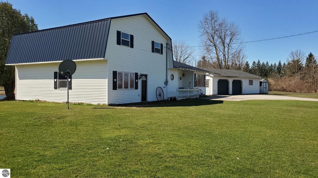 Image 26 of property listing at 5085 W Redstone Road, St Louis, MI 48880