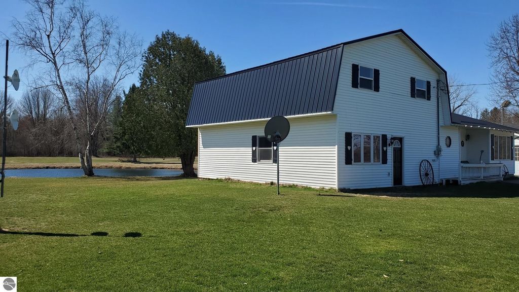 Image 27 of property listing at 5085 W Redstone Road, St Louis, MI 48880