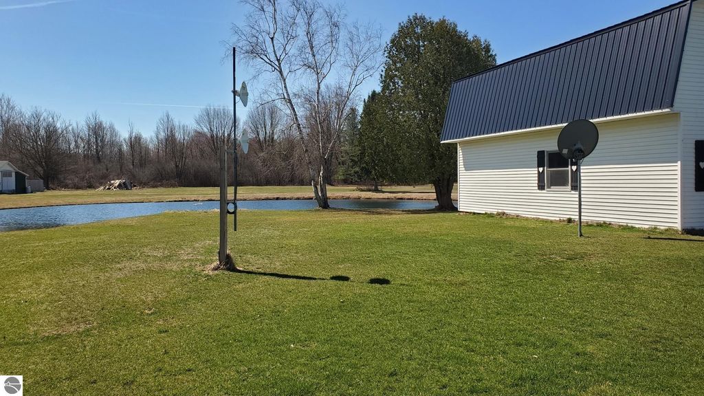 Image 28 of property listing at 5085 W Redstone Road, St Louis, MI 48880