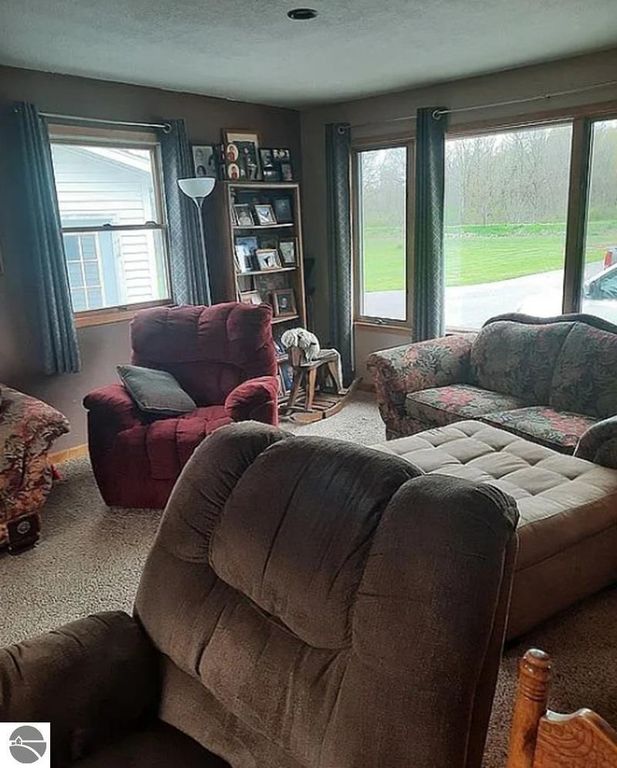 Image 3 of property listing at 5085 W Redstone Road, St Louis, MI 48880