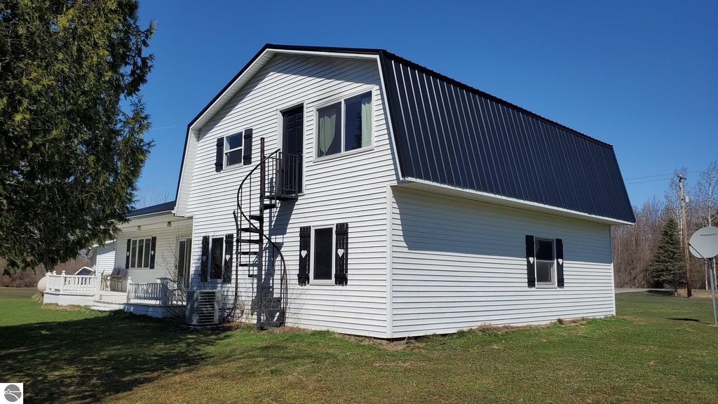 Image 30 of property listing at 5085 W Redstone Road, St Louis, MI 48880