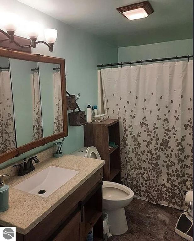 Image 7 of property listing at 5085 W Redstone Road, St Louis, MI 48880