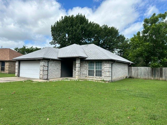 10212 Little Fox Court, Fort Worth, TX 76108