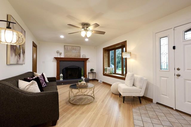 2618 45th AVENUE, Kenosha, WI 53144