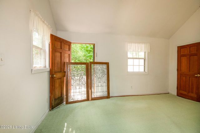 357 Ridgeway Ave, Louisville, KY 40207