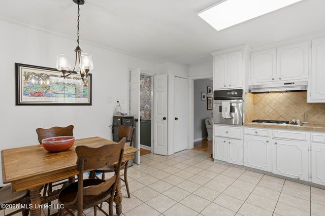1527 Kimwood Circle, Jackson, MS 39211