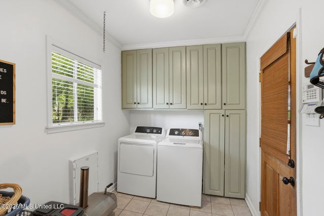 1527 Kimwood Circle, Jackson, MS 39211