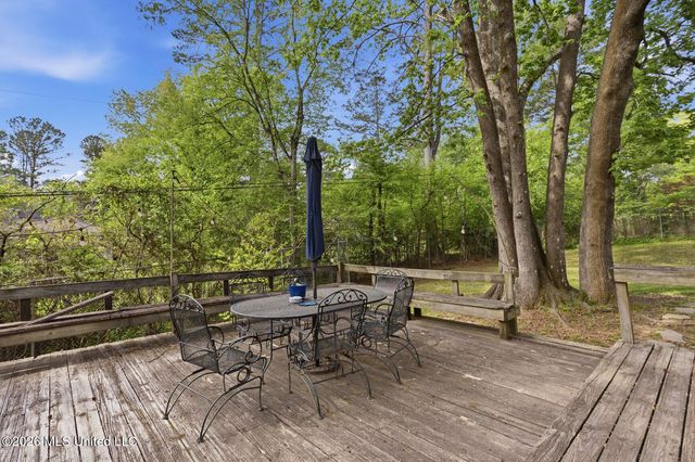 1527 Kimwood Circle, Jackson, MS 39211