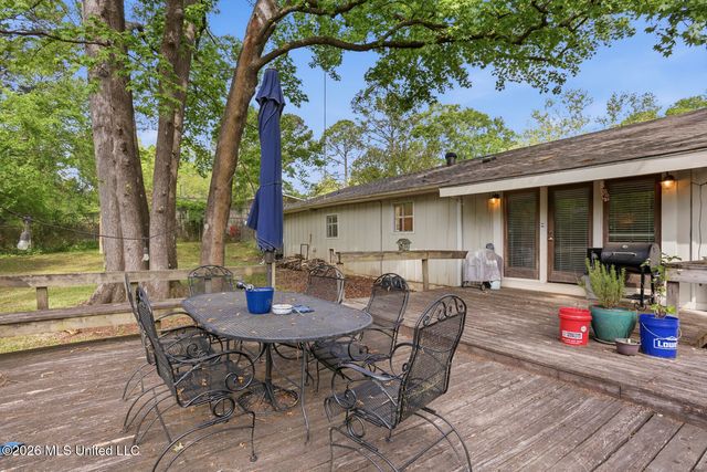1527 Kimwood Circle, Jackson, MS 39211