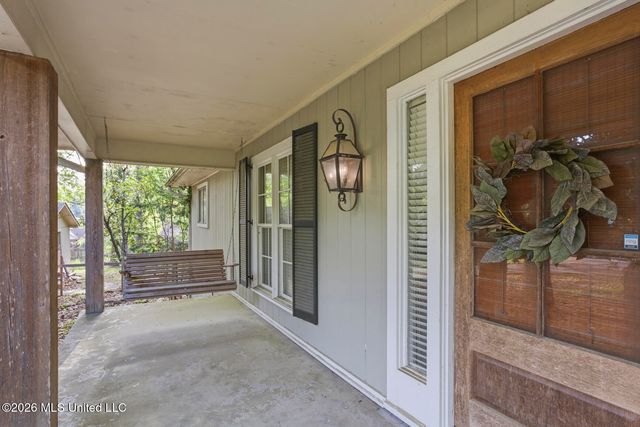 1527 Kimwood Circle, Jackson, MS 39211