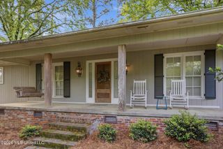 1527 Kimwood Circle, Jackson, MS 39211