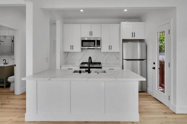 2434-2438 Broadway St., San Diego, CA 92102