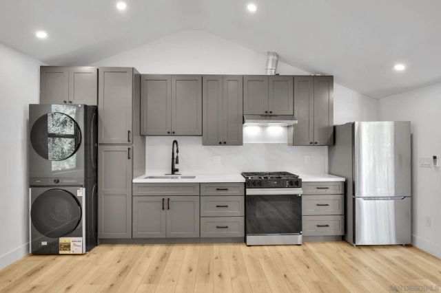 2434-2438 Broadway St., San Diego, CA 92102